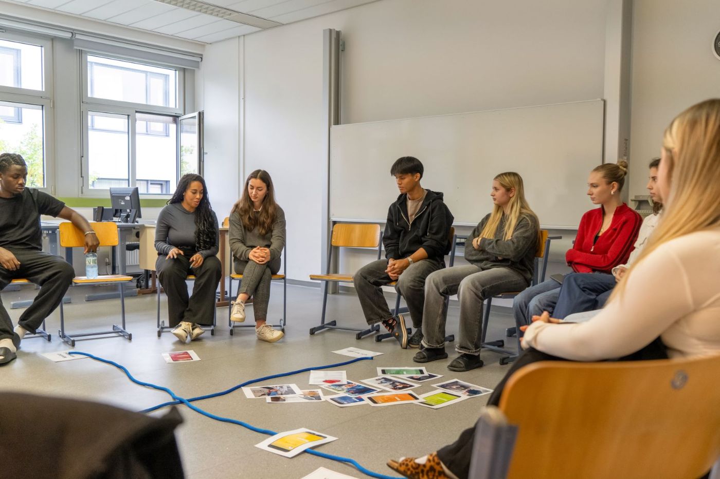 Gruppenarbeit an der Themenstation „Korruptionsskala”